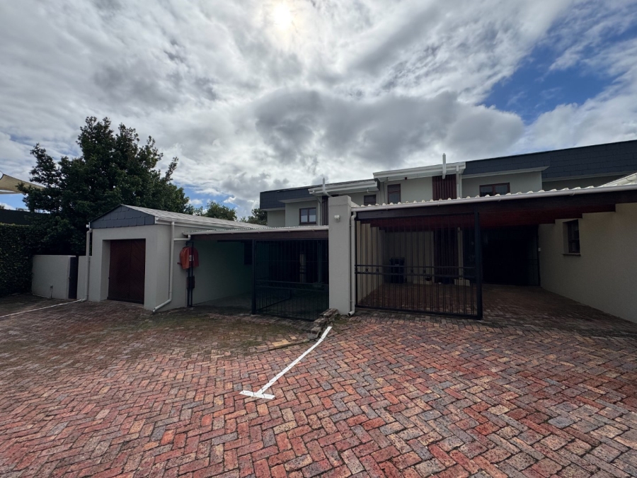  Bedroom Property for Sale in Signal Hill Western Cape